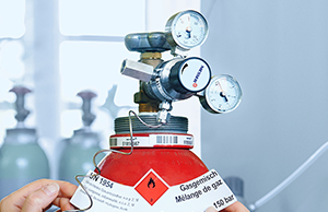 رگولاتور و تجهیزات کنترل گاز